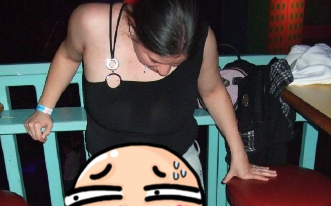 Đang ngồi trong bar bỗng thấy cảm giác lạ dưới chân, cô gái liền trốn về phòng, vài tiếng sau nhập viện Ảnh 2