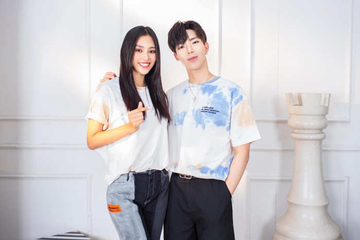 Tiểu Vy và Erik vốn có mối quan hệ khá thân thiết sau lần hợp tác chung trên MV 