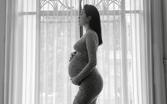 Khoe ảnh bụng bầu vượt mặt, Bảo Thy khiến dân tình trầm trồ vì vòng nào ra vòng nấy Ảnh 2