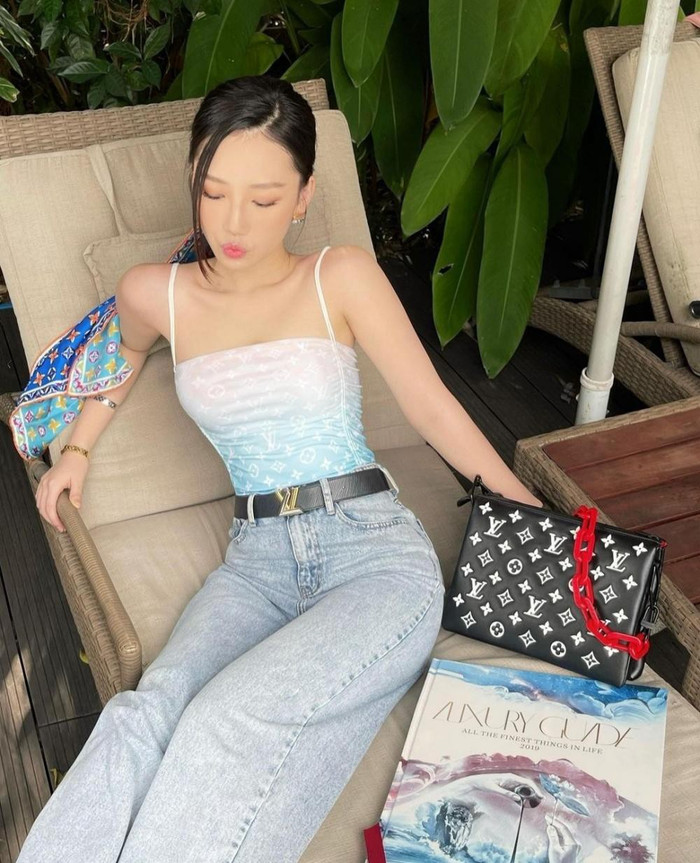 Amee phủ hàng hiệu Louis Vuitton, chứng minh đẳng cấp chi tiền cho thời trang đáng nể.