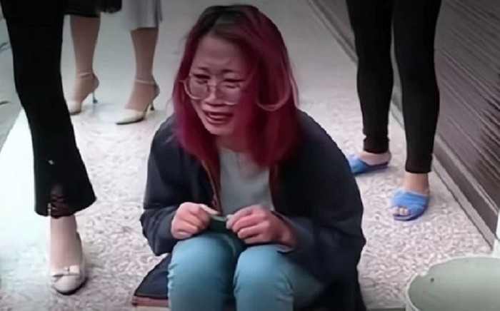Nhất quyết không ly hôn dù bị chồng bạo hành suốt 3 năm, vợ mếu máo khóc: 'Vì chồng tôi quá đẹp trai' Ảnh 2