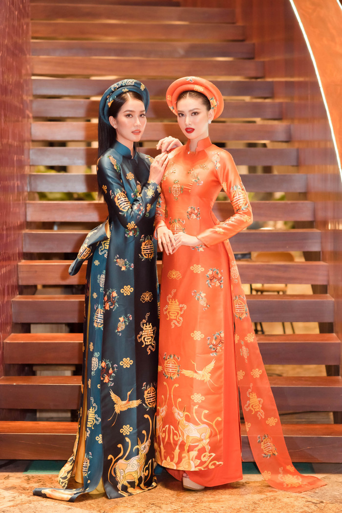 Tham dự Đêm bế mạc LHP với tư cách khách mời trao giải, Á hậu Phương Anh và Ngọc Thảo đã có mặt rất sớm tại thảm đỏ. 