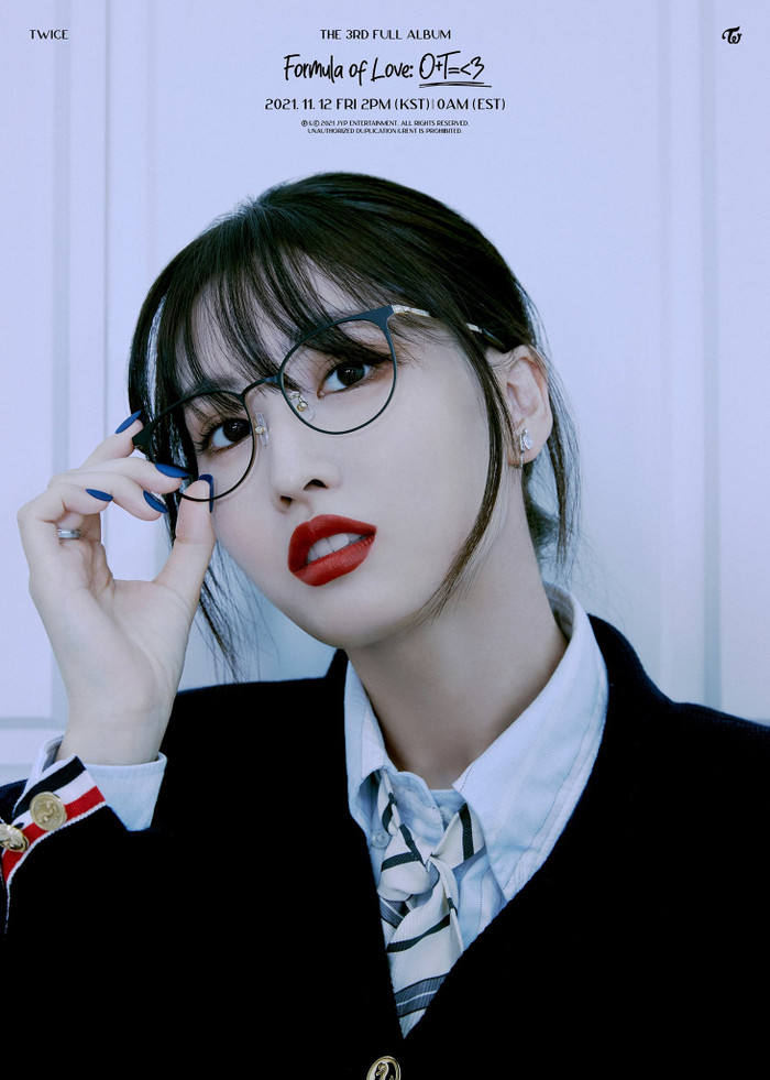 Momo (TWICE) quay lưng, lánh mặt với camera suốt lúc hát: Nữ idol sao lại tự ti thế này? Ảnh 8