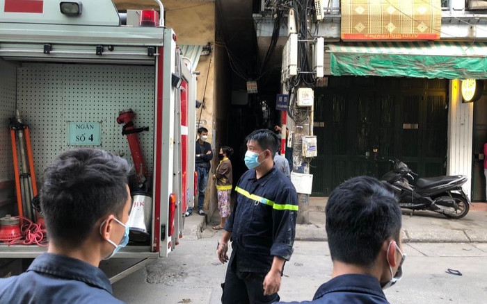 Cháy lớn trong ngõ nhỏ khiến một người bị bỏng nặng, nhiều tài sản bị thiêu rụi Ảnh 2