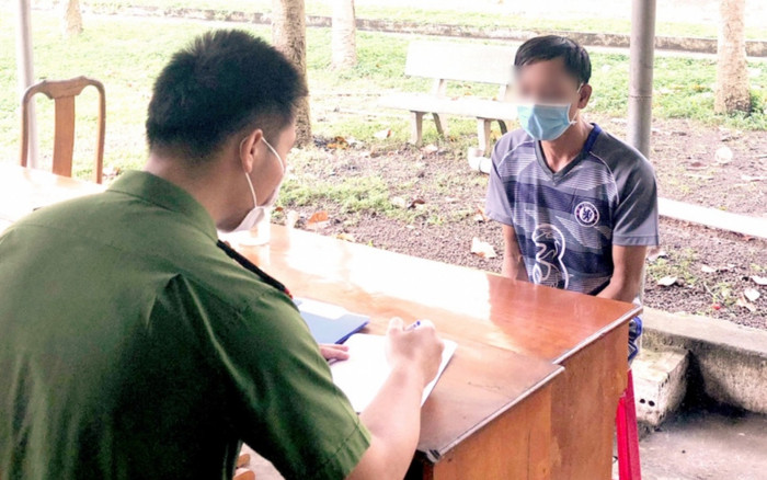 Gã bố dượng đồi bại nhiều lần xâm hại con riêng của vợ bị bắt giữ Ảnh 2