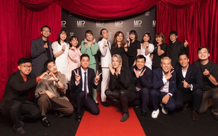 Sơn Tùng và Hải Tú cùng lộ diện tại sự kiện còn tình tứ đeo nhẫn cặp, ngày đám cưới không xa? Ảnh 2