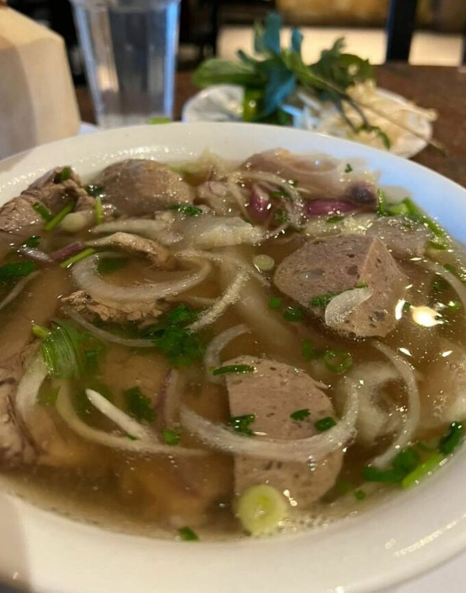 Khi sang Mỹ, cô cũng thường ghé các quán ăn Việt Nam và vẫn trung thành với đam mê bất tận là giò lụa.