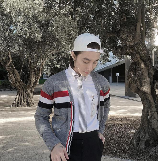 Phong cách cá tính, cộp mác nam ca sĩ.&nbsp;