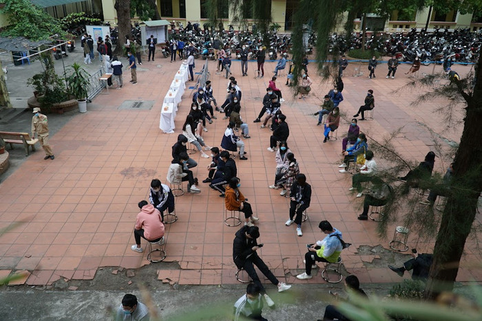 Đảm bảo giãn cách phòng chống dịch.