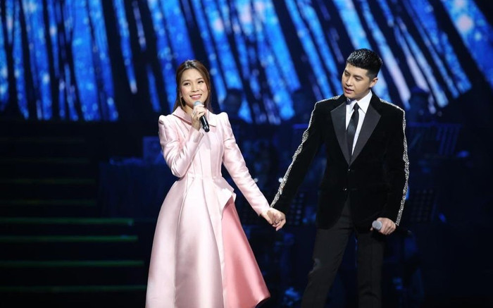 Song ca cùng nhau nhưng Noo Phước Thịnh 'lỡ' hát nhầm lời, Mỹ Tâm liền 'chỉnh' ngay trên sân khấu Ảnh 2