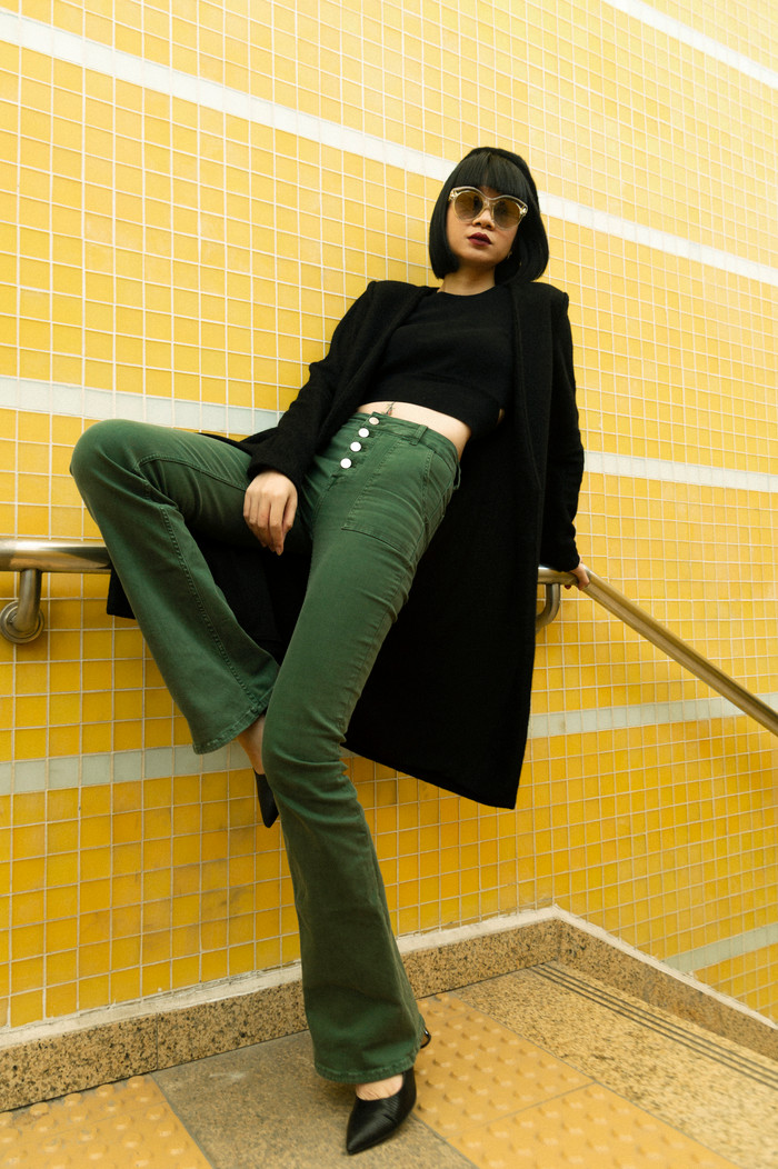 Siêu mẫu Hạ Vy và cộng sự pose dáng chuẩn high fashion, checkin ga tàu Cát Linh Ảnh 19