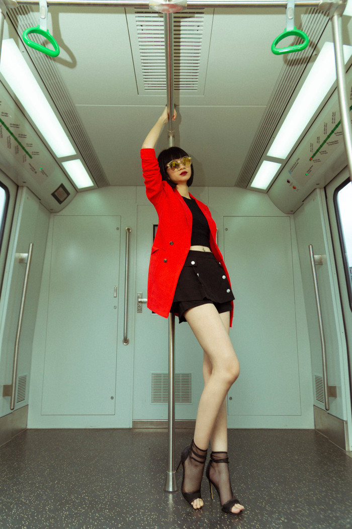 'Bà trùm chân dài đất Bắc' luôn đau đáu với nghề mẫu suốt 20 năm.