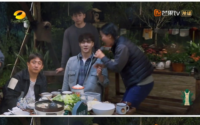 Lay Trương Nghệ Hưng hát giọng nữ 'chinh phục' Na Anh Ảnh 2