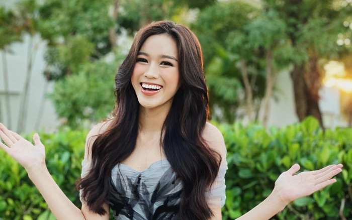 Lục vali Đỗ Thị Hà khi tới Miss World, fan cười xỉu vì đầy ắp món ăn vặt Việt Nam nổi tiếng Ảnh 2