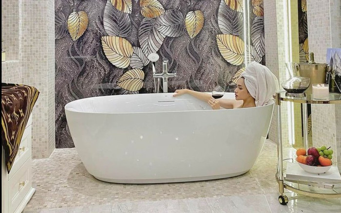 Hương Giang đăng ảnh tắm bồn, netizen trầm trồ vẻ đẹp liền 'réo tên' Matt Liu kèm một yêu cầu Ảnh 2