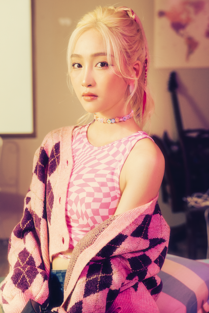 Juky San lần đầu thử sức sáng tác nhạc: 'Lo lắng gấp đôi nhưng không kém hào hứng' Ảnh 9