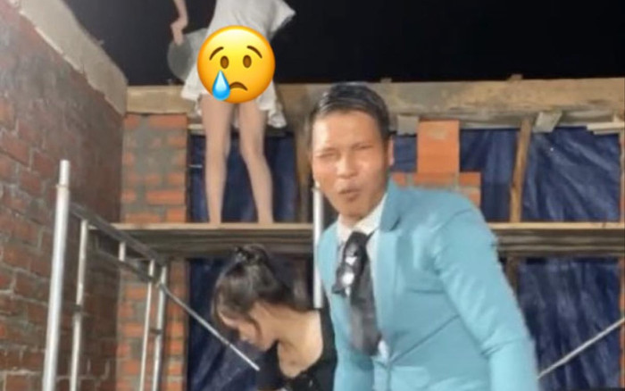 Dàn 'chân dài' váy ngắn đứng trên cao phụ hồ bất ngờ làm hành động này khiến Lộc Fuho vội chỉnh camera Ảnh 2