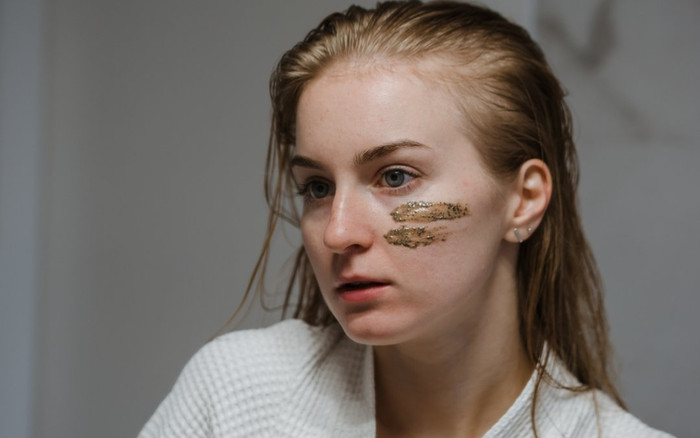 Chăm chỉ tẩy tế bào chết nhưng mắc 5 sai lầm tai hại, da chỉ có nước sưng tấy, nổi mụn Ảnh 2