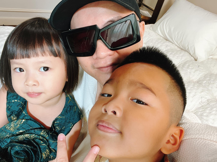 Bé Nhím và bé Sóc được mời đi đóng quảng cáo.