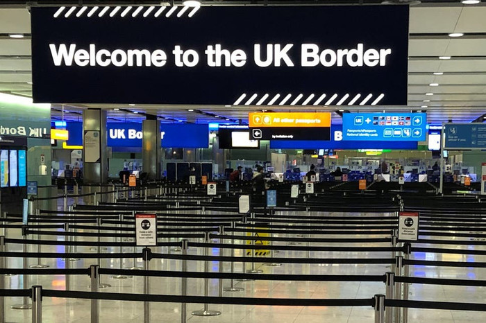 Nhiều nước châu Âu áp đặt các biện pháp nhập cảnh với người về từ Nam Phi và các quốc gia láng giềng. Ảnh: AFP.