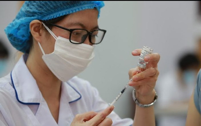 Sáng 28/11: Gần 5.400 ca COVID-19 nặng đang điều trị Ảnh 2