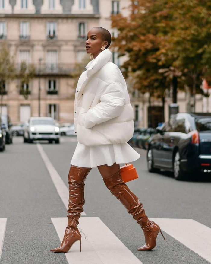 Shudufhadzo Musida phối đồ cao tay với những món đồ tối giản.