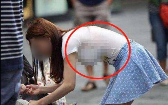Đến trường đón con, những bà mẹ ăn mặc 'kiệm vải' khiến dân tình đỏ mặt Ảnh 2