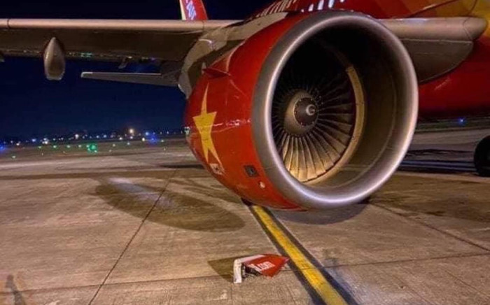 Cục Hàng không lập tổ điều tra vụ máy bay va nhau gãy đầu mút tại sân bay Nội Bài Ảnh 2