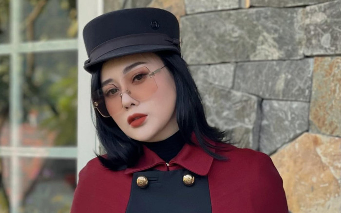 Phương Oanh lên đồ đầy sang chảnh, trung thành với một phụ kiện giúp nâng tầm nhan sắc Ảnh 2