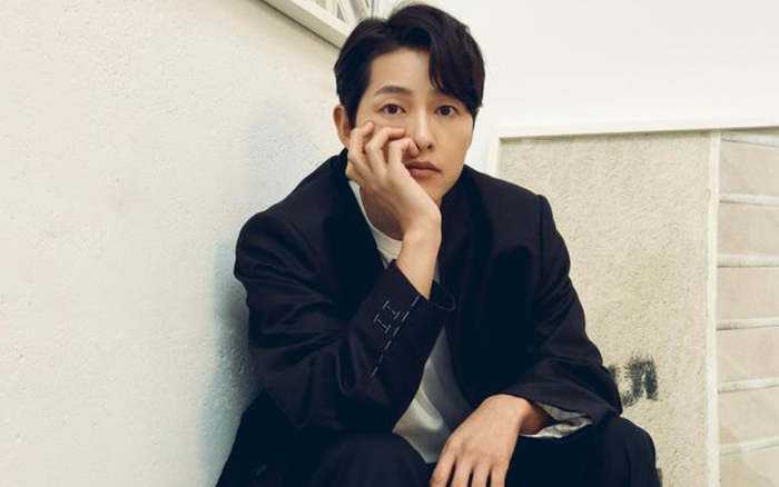 Bà của Song Joong Ki qua đời, Kim Seon Ho không tham dự AAA 2021 Ảnh 3