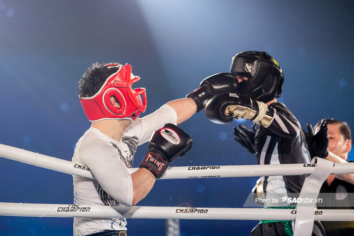 Cả hai thi đấu cống hiến suốt 3 hiệp đấu