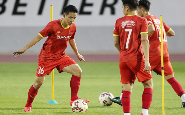 Hùng Dũng không thể cùng tuyển Việt Nam bay sang Singapore Ảnh 2