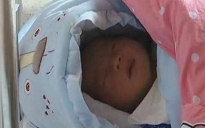 Sinh con trai nhưng hôm sau 'biến' thành con gái, lời giải thích của bệnh viện khiến gia đình nổi cáu Ảnh 2