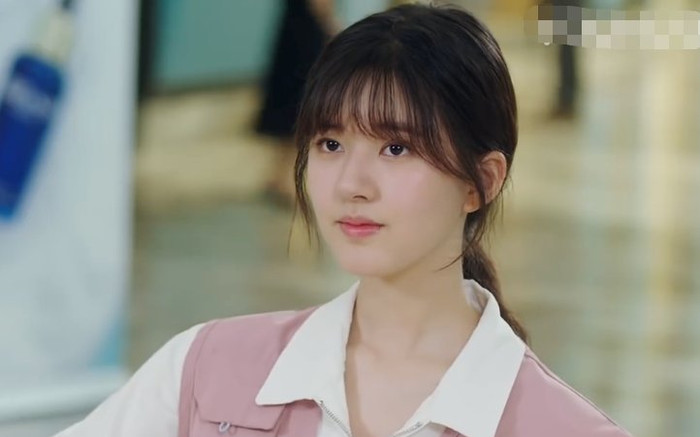 Netizen gọi tên 4 sao nữ Hoa ngữ thất bại trong năm 2021: Triệu Lộ Tư góp tên, cái tên cuối thật bất ngờ Ảnh 2