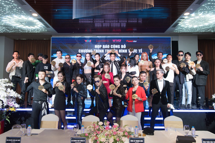 Dàn nghệ sĩ 'giật spotlight' trong buổi họp báo công bố chương trình The Champion - Nhà vô địch 2021.