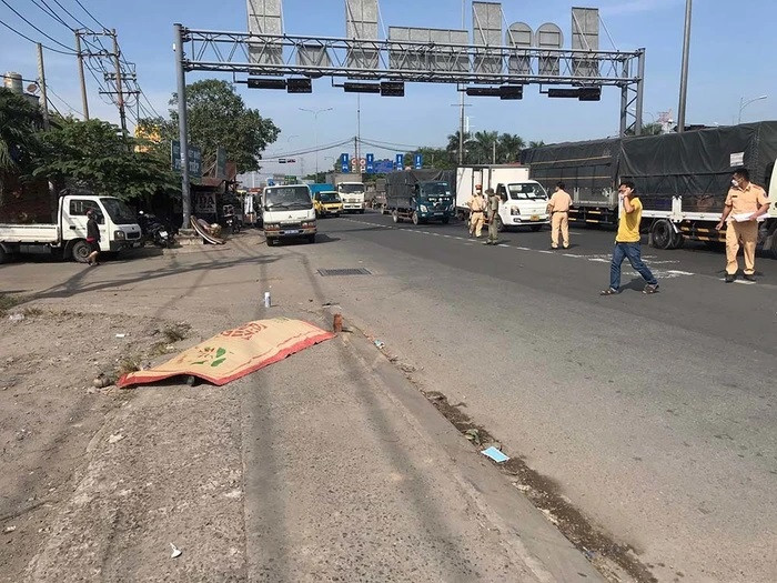 Vụ tài xế xe tải mang thi thể người bỏ bên lề đường: Hé lộ nguyên nhân tử vong của nạn nhân Ảnh 1