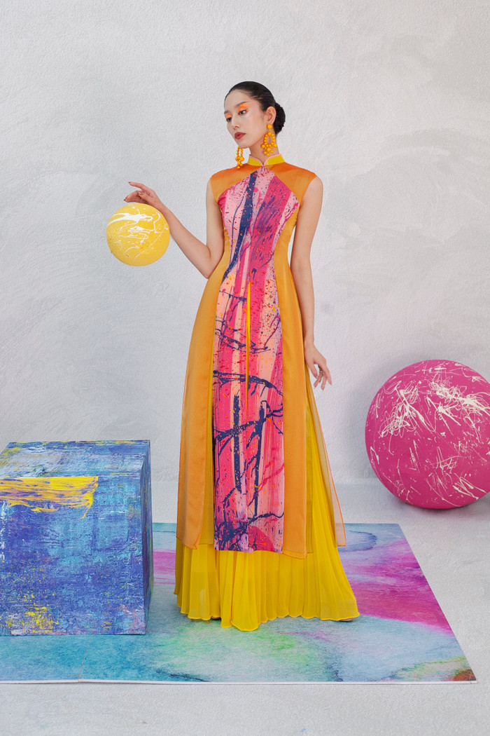  Nhờ vậy mà áo dài hoà mình vào dòng chảy hiện đại, song vẫn giữ được trọn vẹn chất Việt Nam truyền thống.