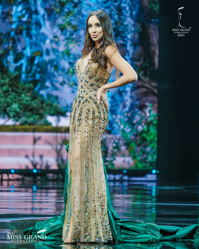 Top 10 bộ váy dạ hội đẹp nhất bán kết Miss Grand: Thùy Tiên đỏ rực liệu có Best Evening Gown? Ảnh 11