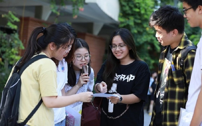 Nhiều đại học cho sinh viên trở lại trường học trực tiếp Ảnh 2