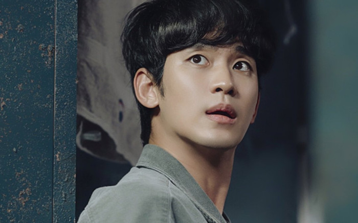 Ngã ngửa trước cát xê của Kim Soo Hyun trong phim mới: Bảo sao anh mặc áo Gucci chỉ để ngồi chịu xử án! Ảnh 2