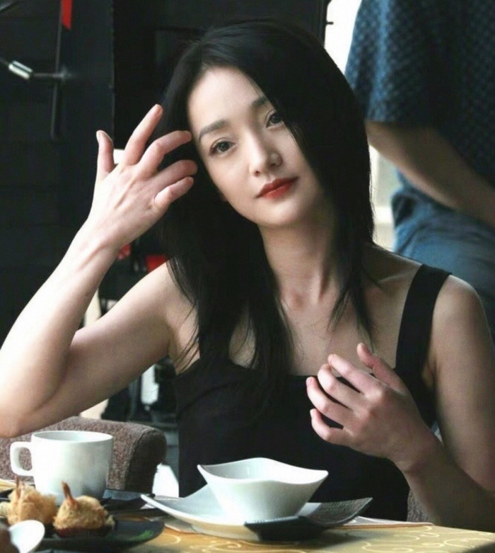 Nhan sắc trời phú cùng với tài năng diễn xuất đỉnh cao, Châu Tấn suốt nhiều năm qua luôn là 'quốc bảo' của điện ảnh xứ Trung.