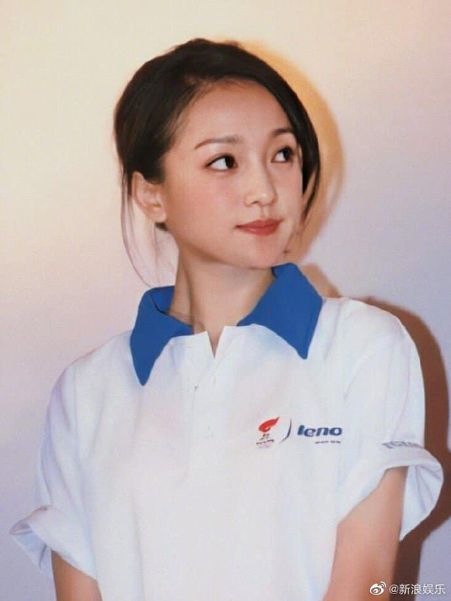 Châu Tấn gắn bó với đường chân mày mảnh từ khi bắt đầu sự nghiệp cho đến nay.