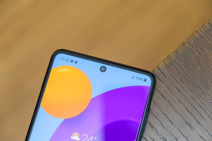 4 smartphone tốt đáng mua trong dịp cuối năm Ảnh 2