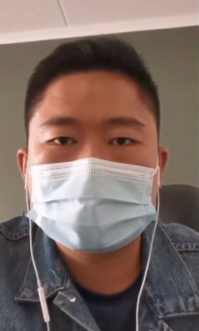 Anh Hách cảm thấy rất khát, phổi như bị lửa đốt khi nhiễm Omicron. 