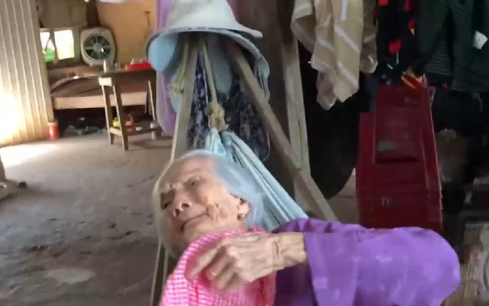 Nghe cháu trai hỏi về người chồng đã quá cố, cụ bà nói một câu nghe thắt lòng rồi òa khóc nức nở Ảnh 2