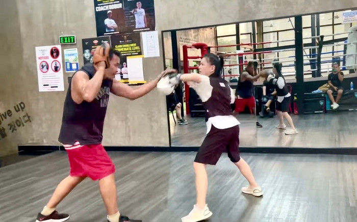 Sau xuất viện vì bệnh tiền đình, Cát Phượng mạnh mẽ khoe clip đánh đấm khiến netizen 'xám hồn' Ảnh 2