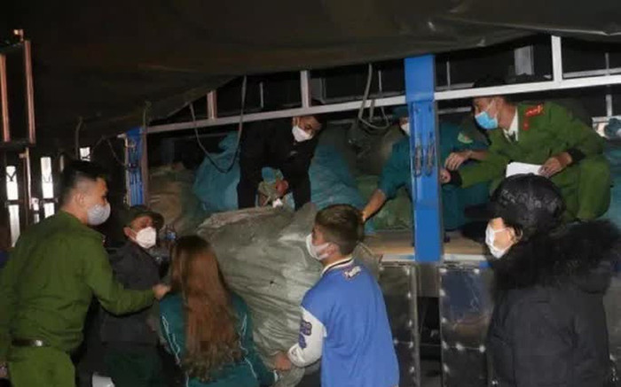 Vì sao Công an thu giữ quần áo của shop thời trang bạo hành cô gái 16 tuổi? Ảnh 2