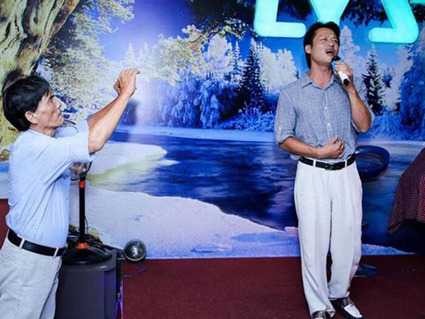 Thanh Tùng từng là ca sĩ phòng trà nhưng không được nổi tiếng như bố