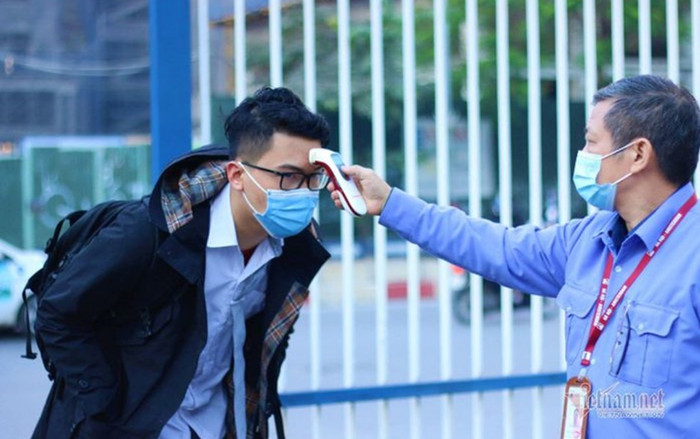 Hàng vạn học sinh Hà Nội lần đầu đến trường sau khai giảng Ảnh 2