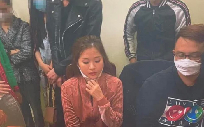 'Gái xinh 2k' tụ tập bạn bè đến chung cư cao cấp mở tiệc thác loạn ma tuý Ảnh 2